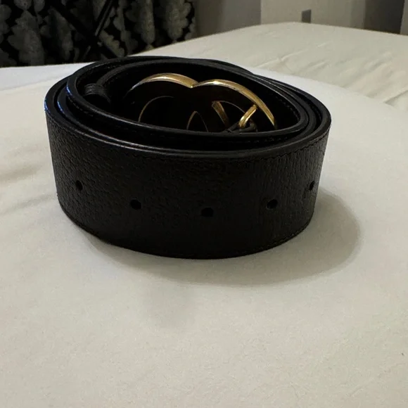 Gucci Black Leather Belt with Gold GG Buckle - Picture 5 of 5